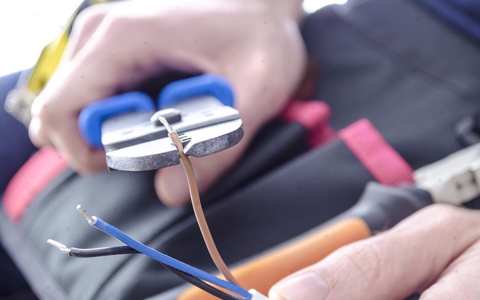 cherche électricien pas cher Cergy